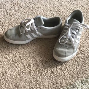 Adidas Sneakers